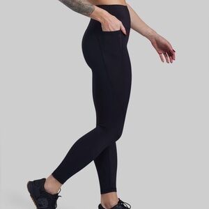 Born Primitive SYNERGY FULL LENGTH LEGGING W/ POCKETS 2.0 medium 27.5 inseam